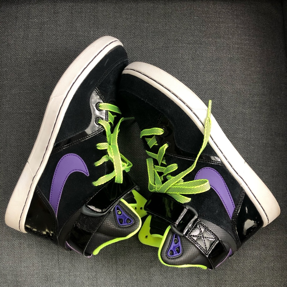 Nike women’s court tranxition